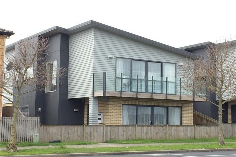 Photo of property in 23 Agapanthus Place, Flat Bush, Auckland, 2016