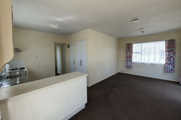 Photo of property in 2/353 Saint Aubyn, Moturoa, New Plymouth, 4310