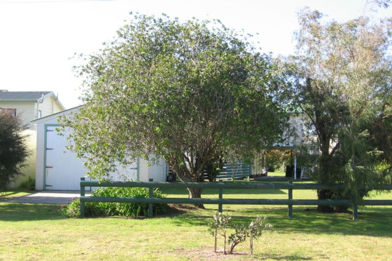 Photo of property in 89 Riverview Road, Cooks Beach, Whitianga, 3591