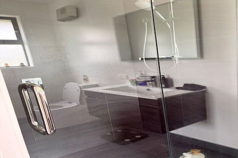 Photo of property in 42 Avalon Station Drive, Wanaka, 9305