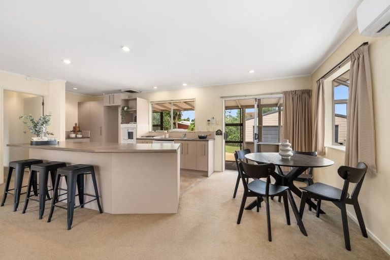 Photo of property in 12 Humphries Place, Awapuni, Palmerston North, 4412