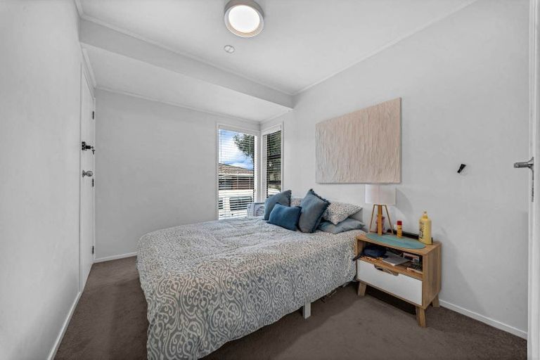 Photo of property in 2/3 Diosma Place, Botany Downs, Auckland, 2010