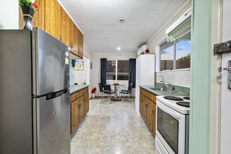 Photo of property in 2c Youngs Road, Papakura, 2110