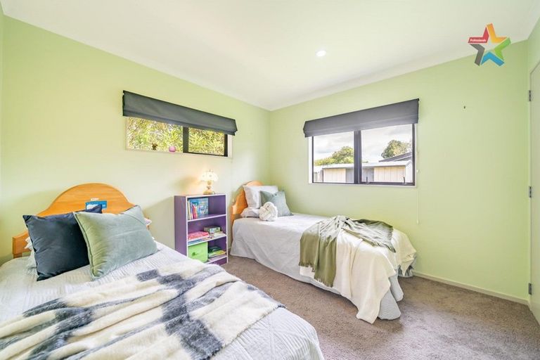 Photo of property in 5 Maru Street, Stokes Valley, Lower Hutt, 5019