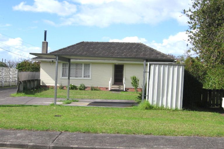 Photo of property in 11 Rixon Place, Te Atatu Peninsula, Auckland, 0610