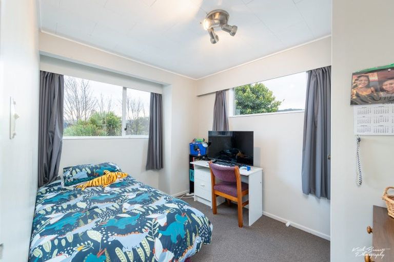 Photo of property in 8j Montgomery Crescent, Clouston Park, Upper Hutt, 5018