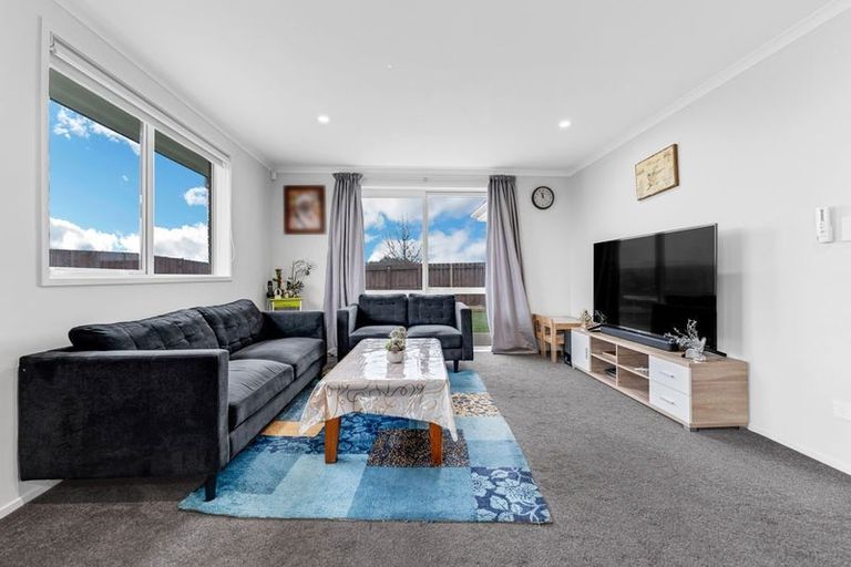 Photo of property in 16 Gibboney Place, Pokeno, 2402