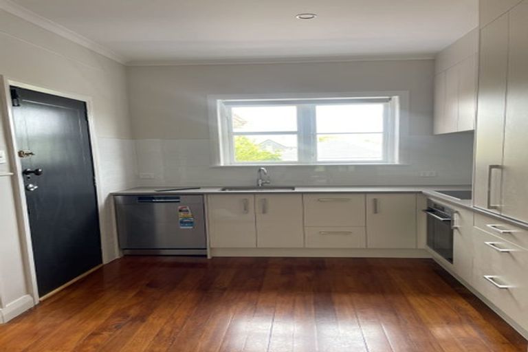 Photo of property in 261 Lake Road, Belmont, Auckland, 0622