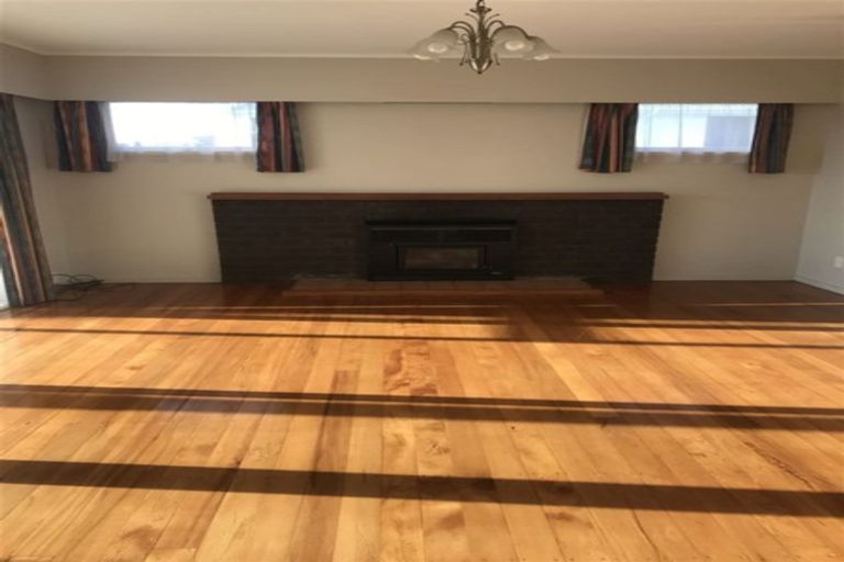 Photo of property in 450 Don Buck Road, Massey, Auckland, 0614