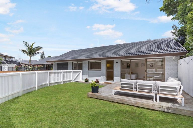Photo of property in 3/4 Beach Road, Orewa, 0931