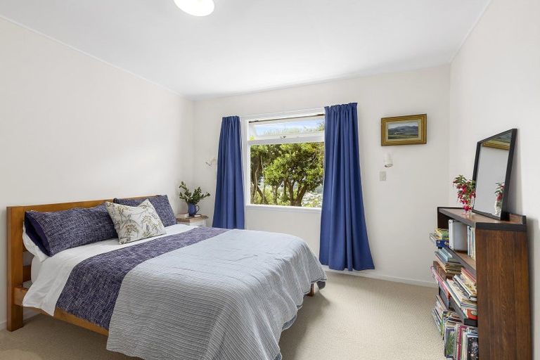 Photo of property in 18 Maple Grove, Kingston, Wellington, 6021