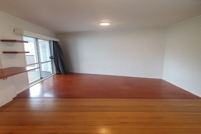 Photo of property in 99 Tiroroa Avenue, Te Atatu South, Auckland, 0610