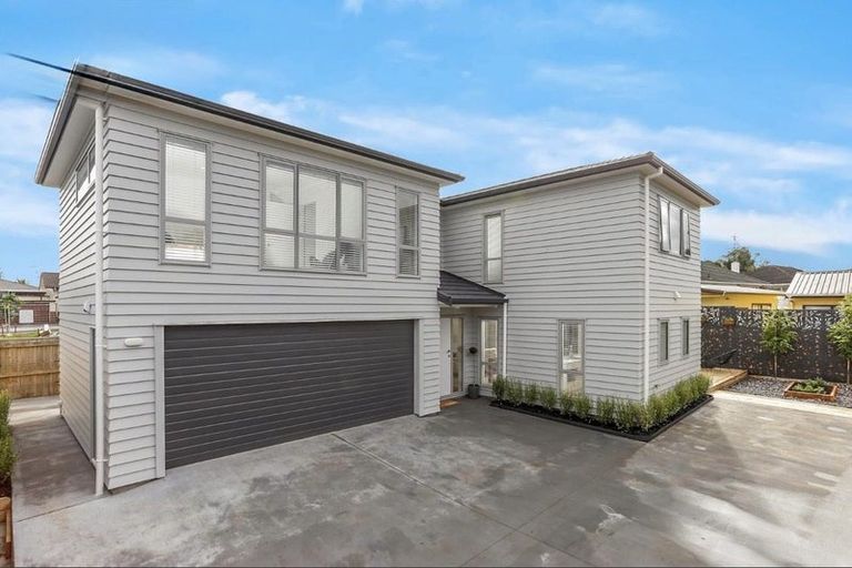 Photo of property in 31a Taikata Road, Te Atatu Peninsula, Auckland, 0610