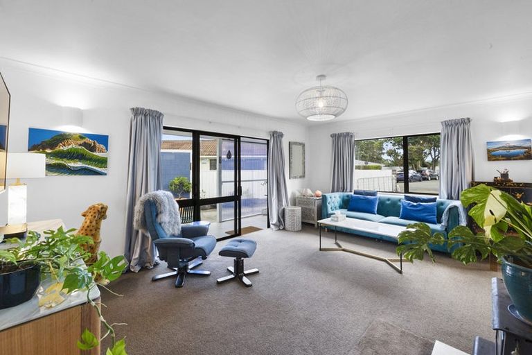 Photo of property in 17 Kipling Drive, Whalers Gate, New Plymouth, 4310