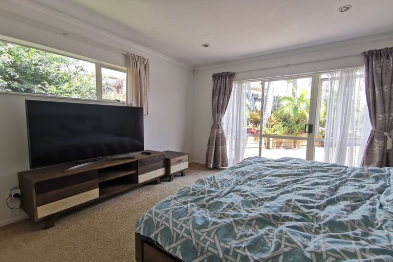 Photo of property in 5 Pukatea Avenue, Albany, Auckland, 0632