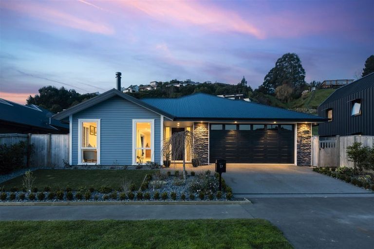 Photo of property in 17 Long Acre Drive, Cracroft, Christchurch, 8022