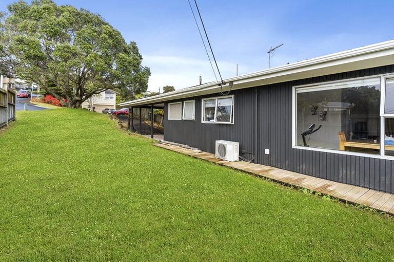 Photo of property in 1/6 Ellice Road, Totara Vale, Auckland, 0629