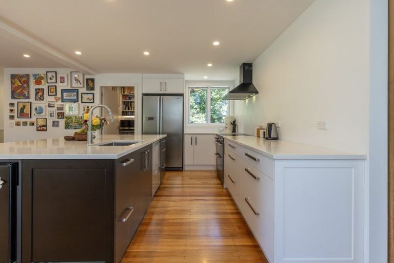 Photo of property in 35 Tennis Court Road, Raumati South, Paraparaumu, 5032