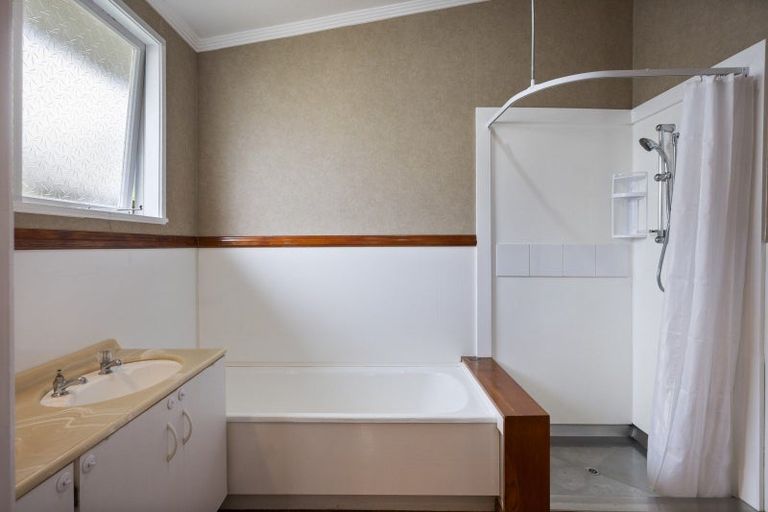 Photo of property in 82 Slacks Road, Awapuni, Palmerston North, 4412