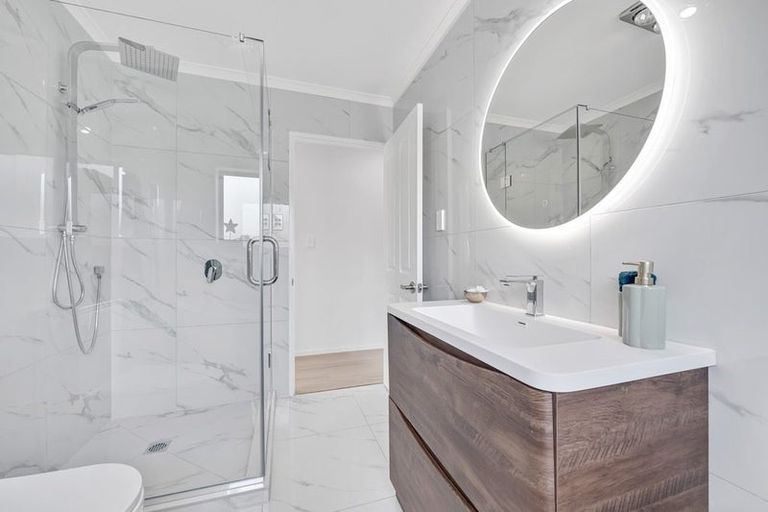 Photo of property in 60 Robert Ross Place, Clendon Park, Auckland, 2103