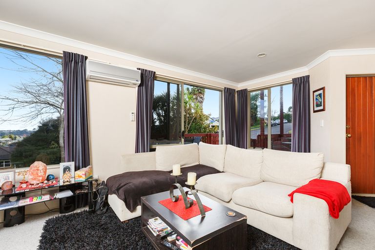 Photo of property in 2 Lysaght Place, Welcome Bay, Tauranga, 3112