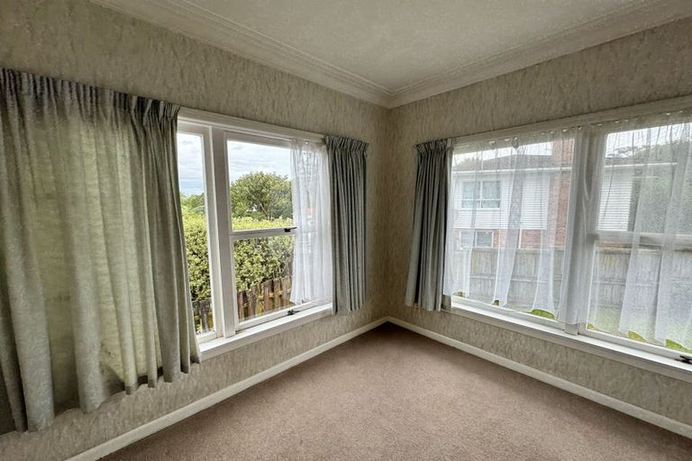Photo of property in 1/1 Benders Avenue, Hillcrest, Auckland, 0627