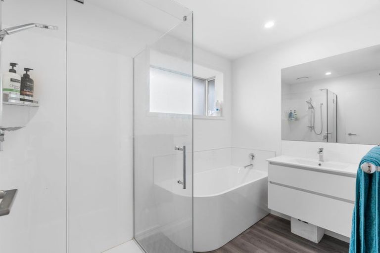 Photo of property in 23c Juniper Place, Burnside, Christchurch, 8053