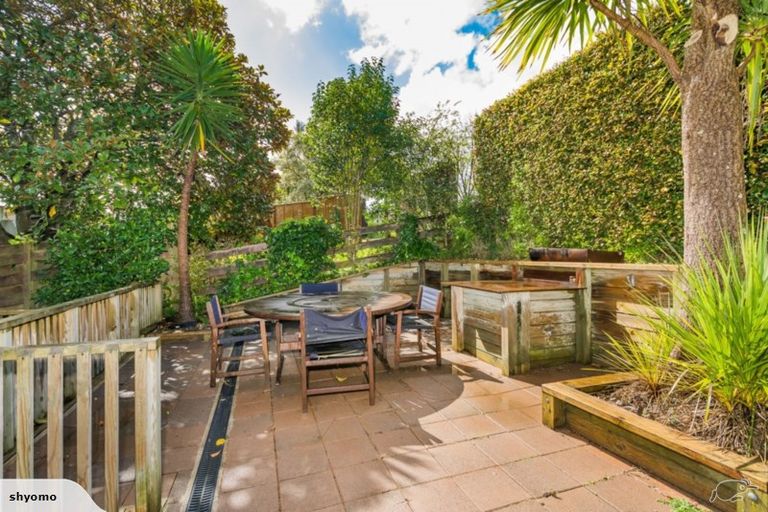 Photo of property in 1/124 Deep Creek Road, Torbay, Auckland, 0630