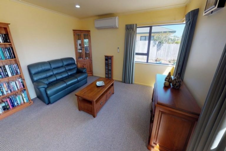 Photo of property in 1 Almond Grove, Feilding, 4702