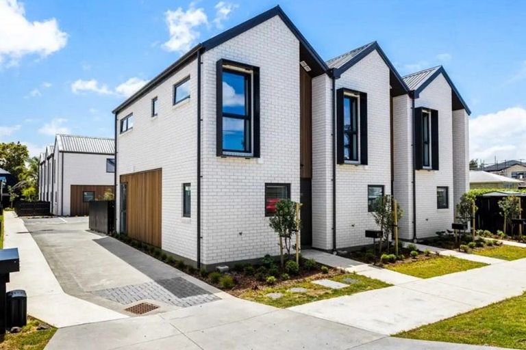 Photo of property in 6/77 Matipo Road, Te Atatu Peninsula, Auckland, 0610