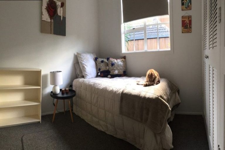 Photo of property in 2/26 Penning Road, Castor Bay, Auckland, 0620