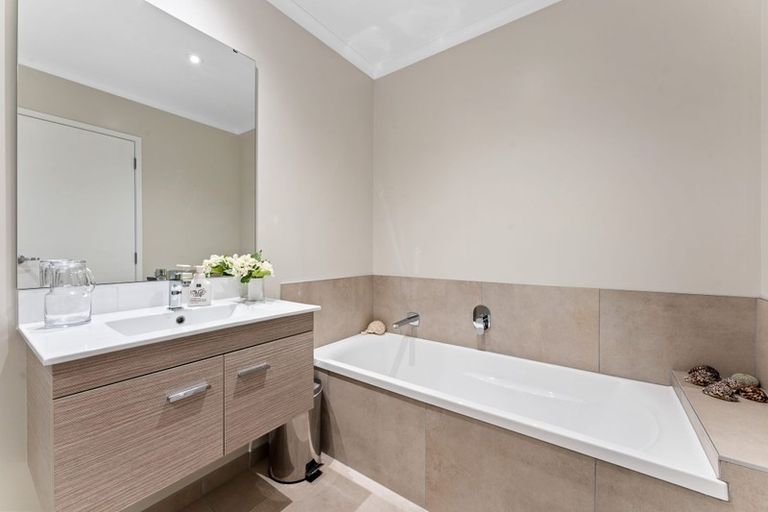 Photo of property in 53 Buckley Avenue, Hobsonville, Auckland, 0616