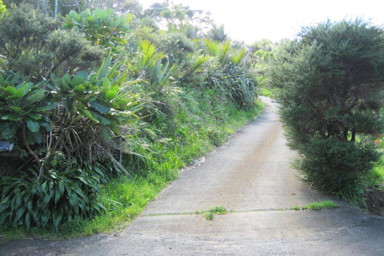 Photo of property in 54 Tasman View Road, Te Henga / Bethells Beach, Bethells Beach, 0781