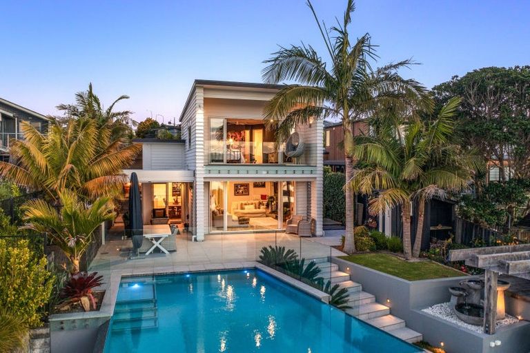 Photo of property in 54 Pohutukawa Avenue, Red Beach, 0932