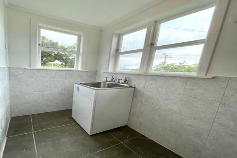 Photo of property in 2 Nield Road, Manurewa, Auckland, 2102