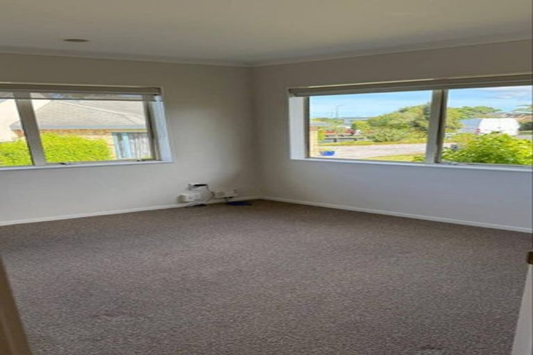 Photo of property in 33 Blue Heron Rise, Stanmore Bay, Whangaparaoa, 0932