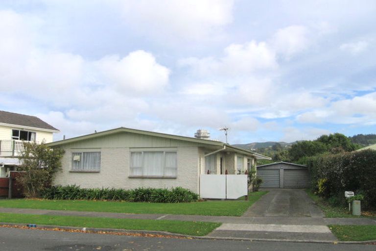 Photo of property in 37a Foster Street, Taita, Lower Hutt, 5011