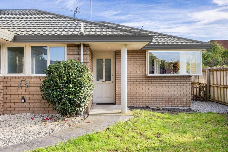 Photo of property in 2/17 Cardigan Bay Place, Addington, Christchurch, 8024