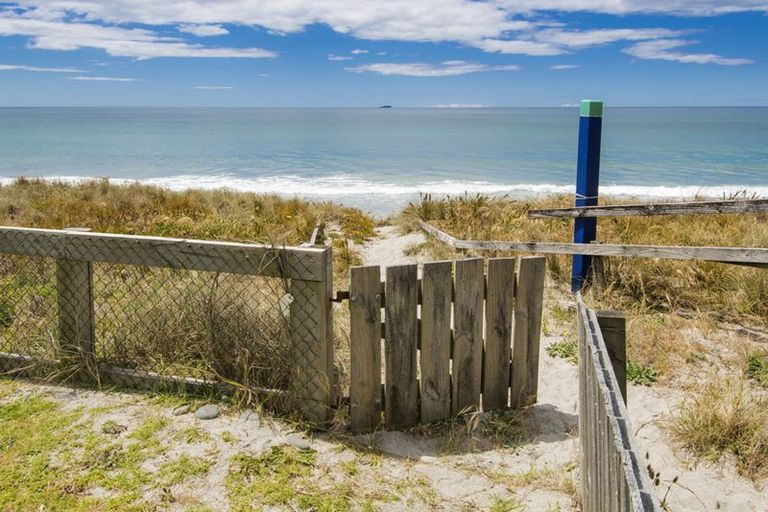 Photo of property in 517 Pukehina Parade, Pukehina, Te Puke, 3189