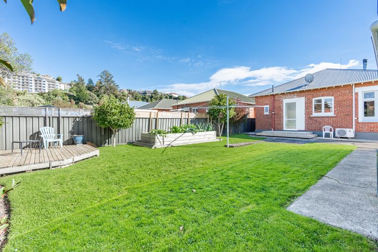 Photo of property in 265 Macandrew Road, Forbury, Dunedin, 9012