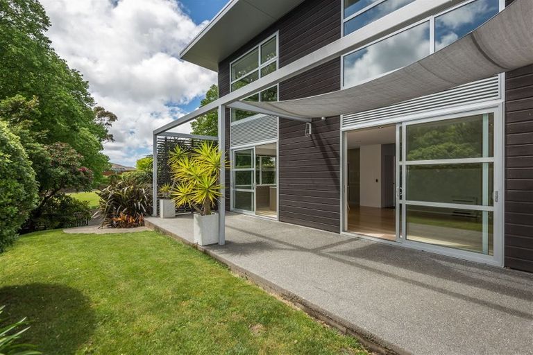 Photo of property in 62 Dyers Pass Road, Cashmere, Christchurch, 8022