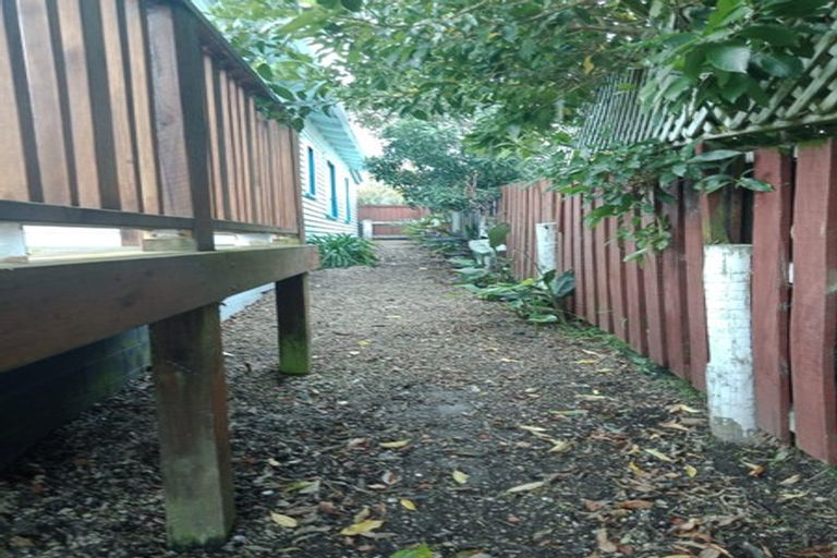 Photo of property in 18 Selwyn Road, Hospital Hill, Napier, 4110