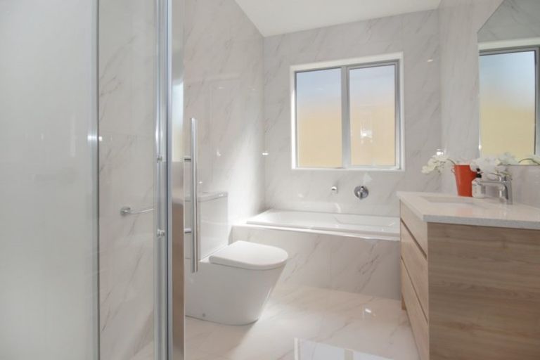 Photo of property in 28 Grut Greens, Silverdale, 0932