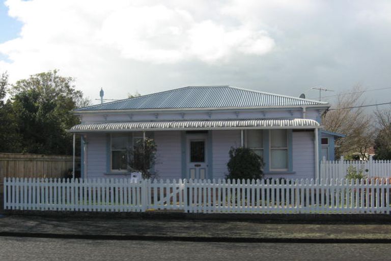 Photo of property in 14 Rhodes Street, Carterton, 5713
