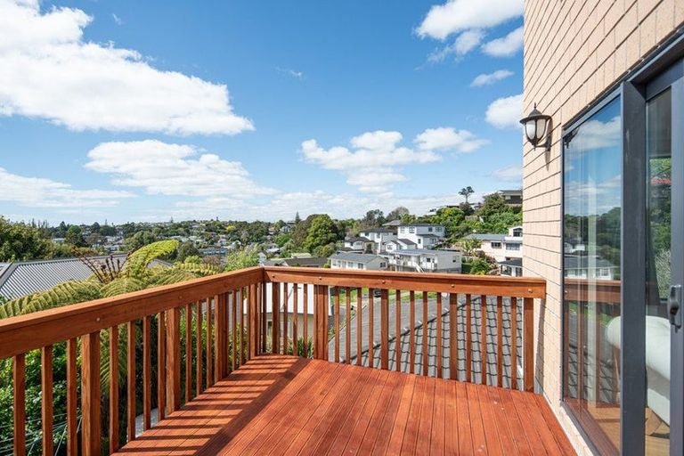 Photo of property in 34a Sovereign Place, Glenfield, Auckland, 0629