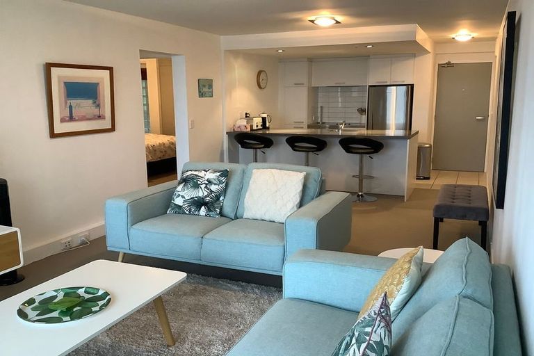 Photo of property in The Capital, 14/370 Oriental Parade, Oriental Bay, Wellington, 6011