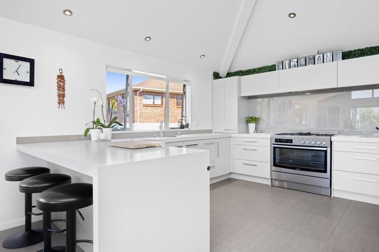 Photo of property in 75 Kitchener Road, Pukekohe, 2120