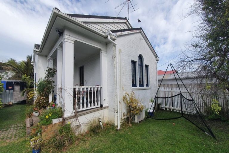 Photo of property in 1/56 Beresford Street, Bayswater, Auckland, 0622