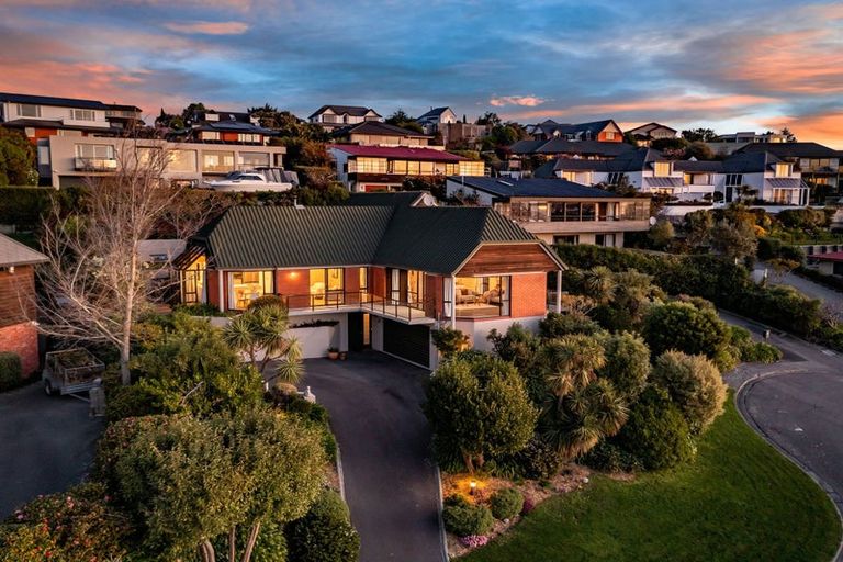 Photo of property in 9 Petworth Place, Westmorland, Christchurch, 8025