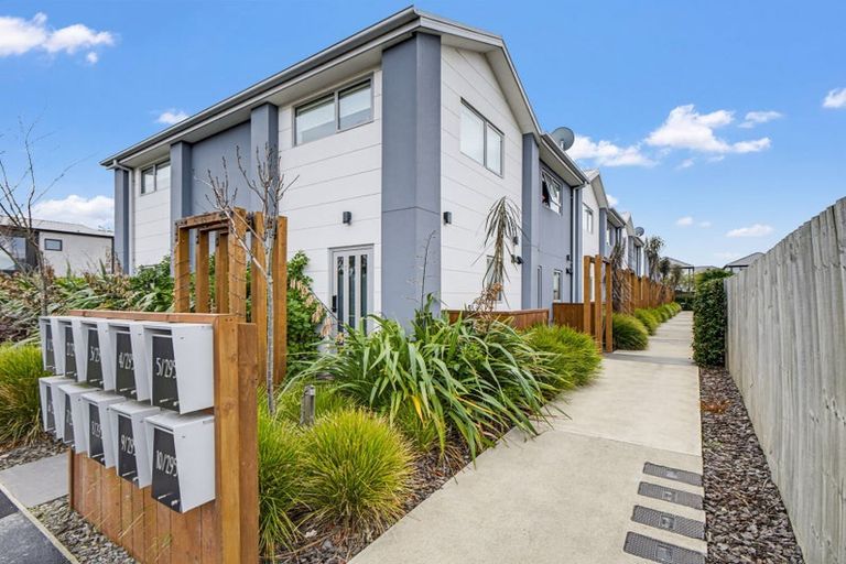 Photo of property in 2/295 Armagh Street, Christchurch Central, Christchurch, 8011